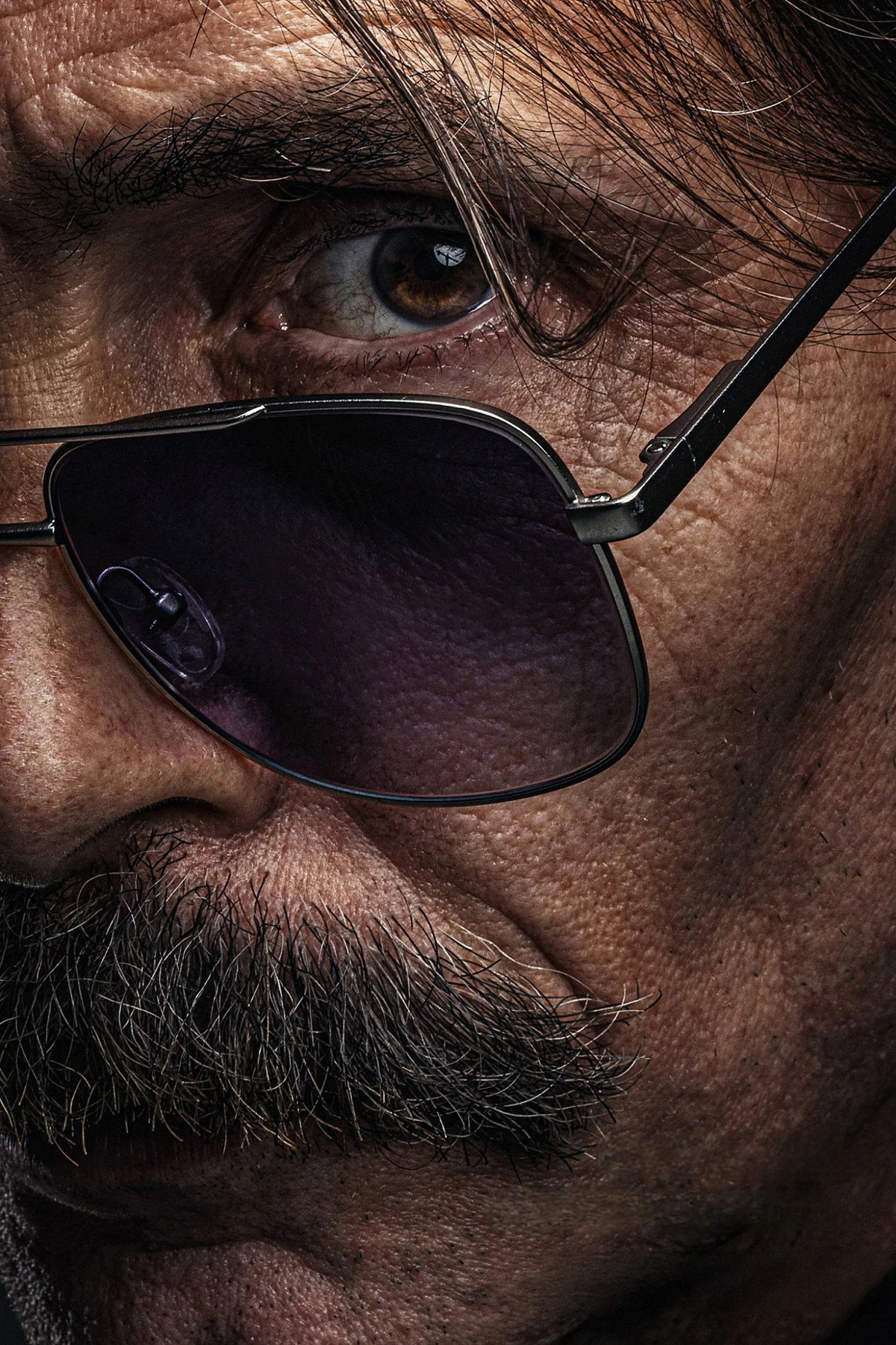 Постер сериалаМолот и роза: Бехзат Ч