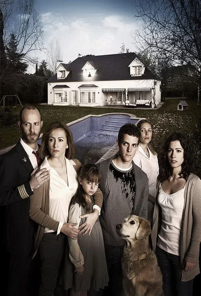 Постер сериалаКто-нибудь там есть?
