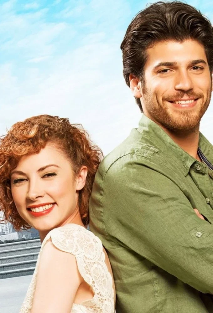 Постер сериалаЛюбовь назло