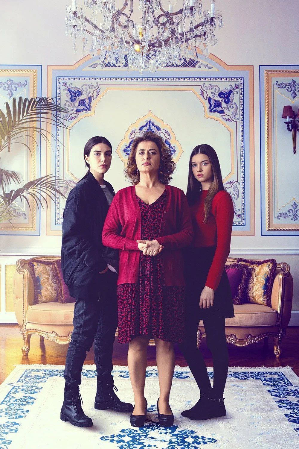 Постер сериалаГоспожа Фазилет и ее дочери