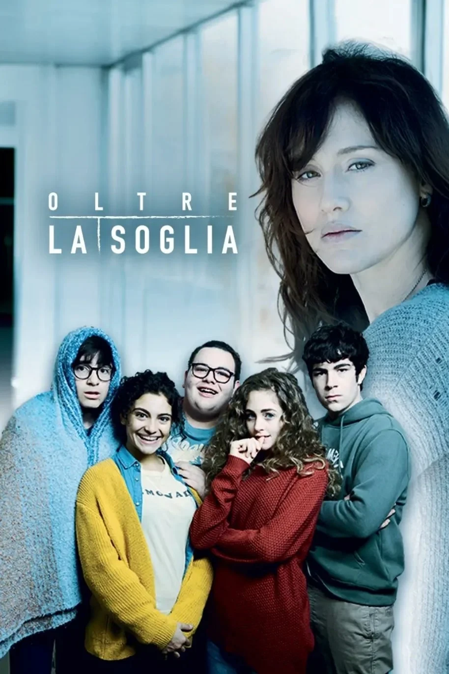 Постер сериалаЗа порогом