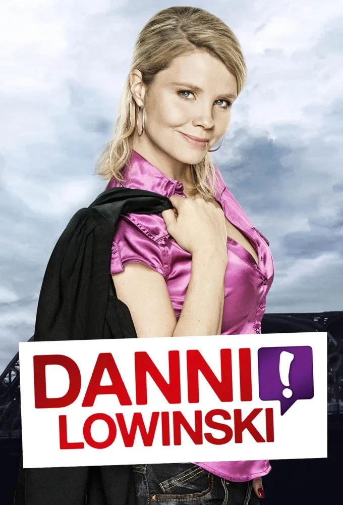Постер сериалаДанни Ловински